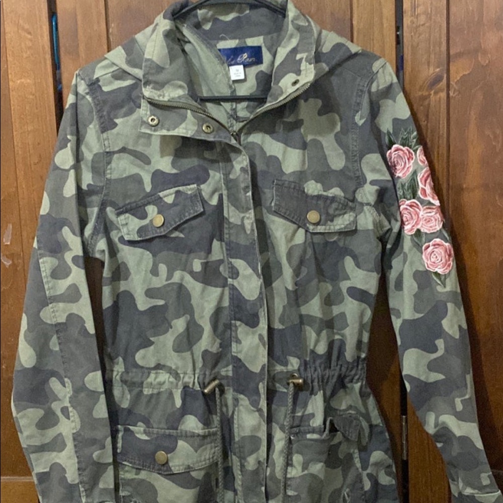 Camo jacket outfit for medium size